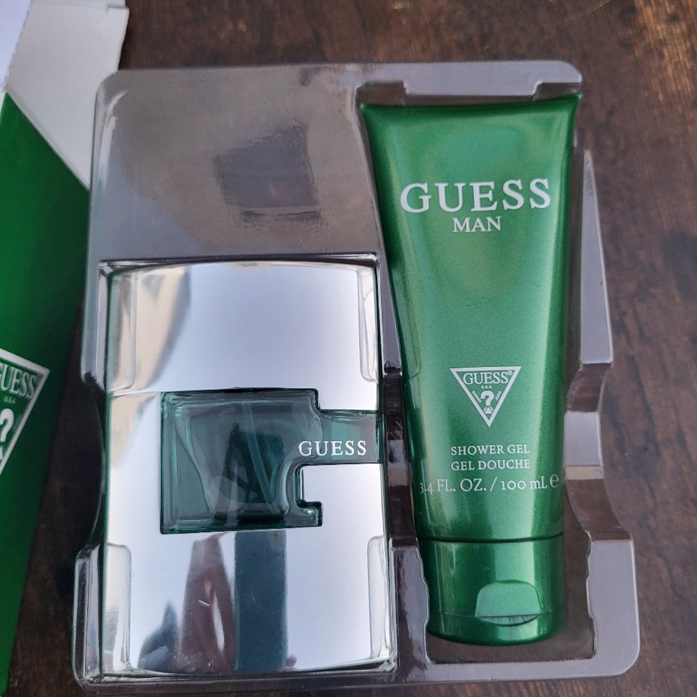 GUESS 2 piece gift set New in Box! Eau de Toilette
